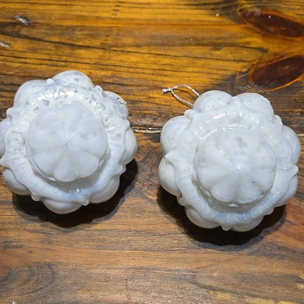 White and Gray Ornament Set